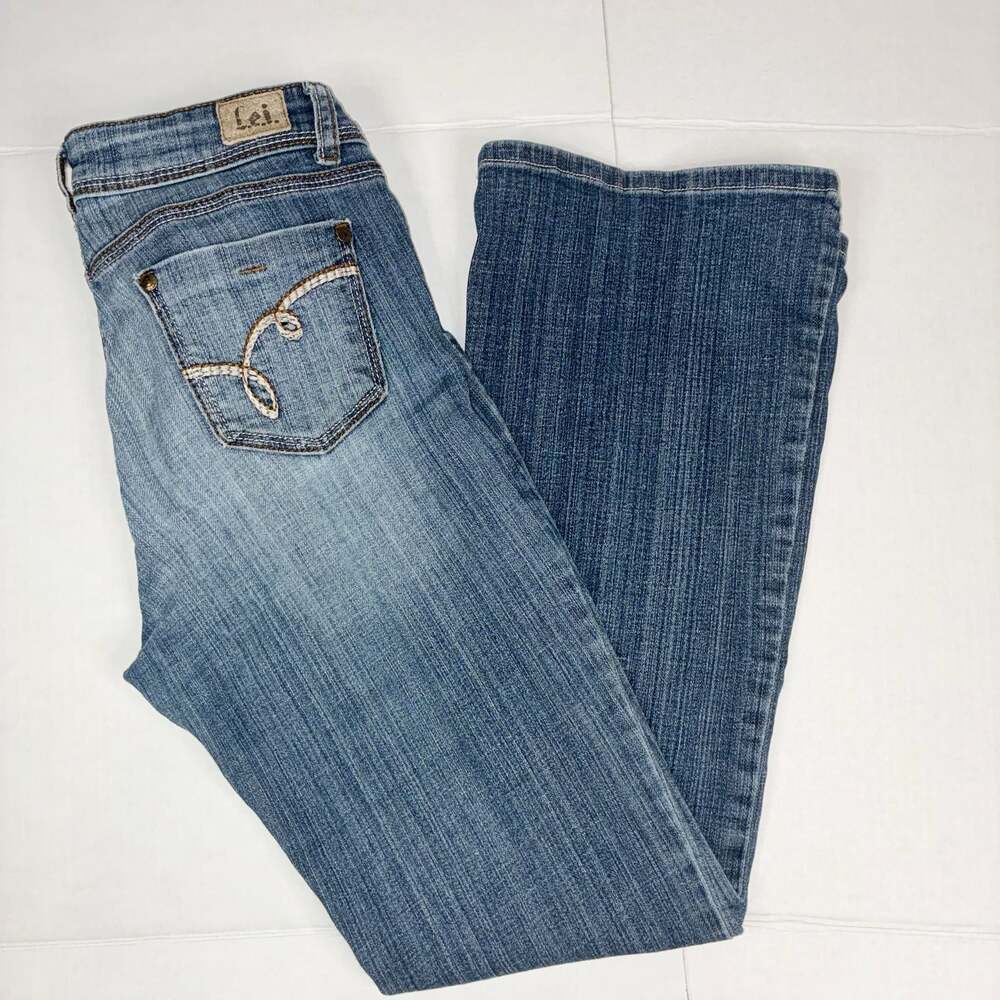 Lei Sophia Hiphugger Flare Jeans Size 7 Short Junior Denim